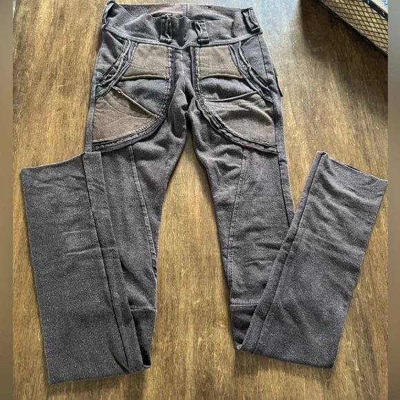 XXS WILDHORSE APPAREL LEGGINGS
BACK POCKETS/BELT LOOPS - Picture 4 of 9